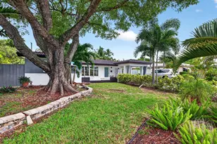 4031 NE 15th Ave, Oakland Park, FL 33334 - Photo 2