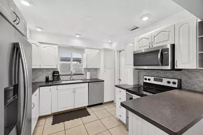 4031 NE 15th Avenue, Oakland Park, FL 33334 - Photo 14