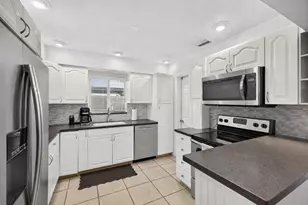 4031 NE 15th Ave, Oakland Park, FL 33334 - Photo 14
