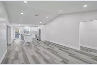 904 NW 51st Street, Deerfield Beach, FL 33064 - Photo 10