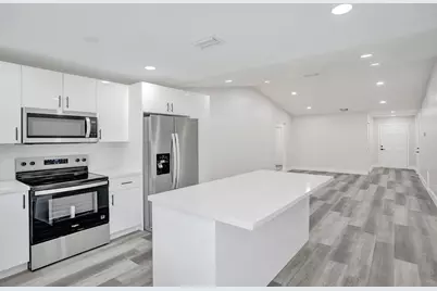 904 NW 51st Street, Deerfield Beach, FL 33064 - Photo 18
