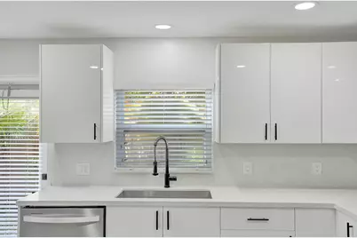 904 NW 51st Street, Deerfield Beach, FL 33064 - Photo 20