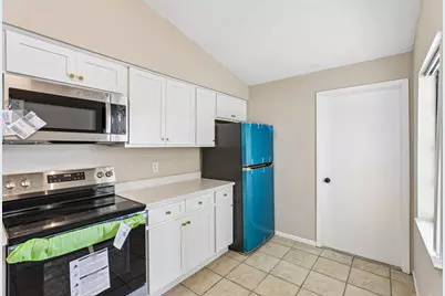 126 Garden Cove Court, Orlando, FL 32835 - Photo 4