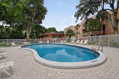 8400 Lagos De Campo Boulevard #303, Tamarac, FL 33321 - Photo 18