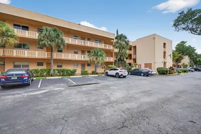 8400 Lagos De Campo Boulevard #303, Tamarac, FL 33321 - Photo 2
