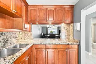1040 SE 4th Ave, Deerfield Beach, FL 33441 - Photo 6