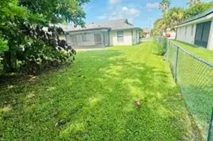 251 Las Palmas St, Royal Palm Beach, FL 33411 - Photo 30