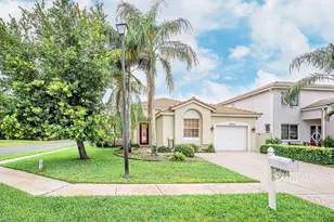 10704 Oak Bend Way, Wellington, FL 33414 - Photo 4