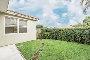 10704 Oak Bend Way, Wellington, FL 33414 - Photo 8
