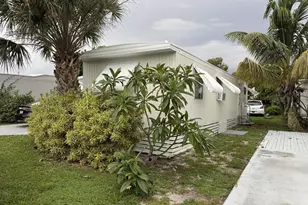 16 Palm Dr, Lake Worth Beach, FL 33461 - Photo 10