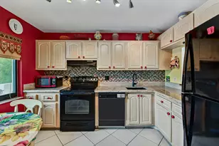 7956 Eastlake Dr, Boca Raton, FL 33433 - Photo 14