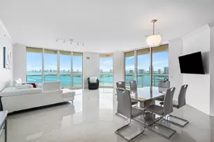 2650 Lake Shore Dr, Riviera Beach, FL 33404 - Photo 4