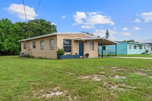 1810 N 16th Ct, Fort Pierce, FL 34950 - Photo 1