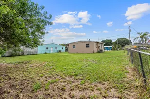 1810 N 16th Ct, Fort Pierce, FL 34950 - Photo 2