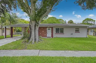2907 Sherwood Ln, Fort Pierce, FL 34982 - Photo 1