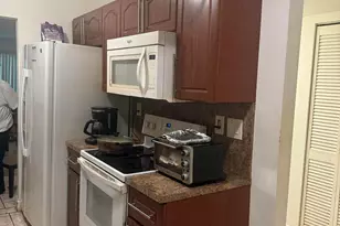 8450 Lagos De Campo Blvd, Tamarac, FL 33321 - Photo 10