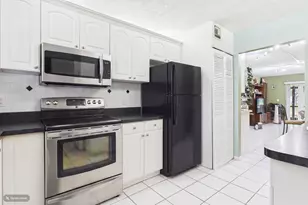 8511 Old Country Manor, Davie, FL 33328 - Photo 4