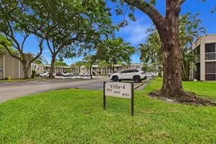 8511 Old Country Manor, Davie, FL 33328 - Photo 28