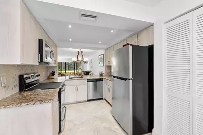 5055 Oak Hill Lane #213, Delray Beach, FL 33484 - Photo 8