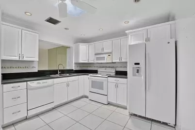 21718 San Simeon Circle, Boca Raton, FL 33433 - Photo 12