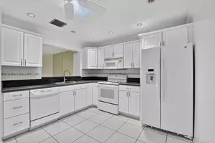 21718 San Simeon Cir, Boca Raton, FL 33433 - Photo 12