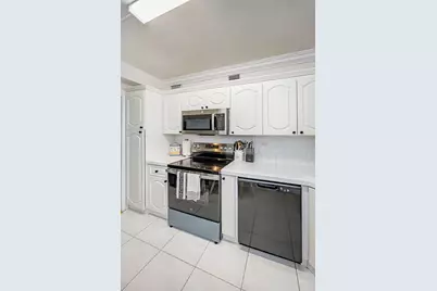 5601 Collins Avenue #816, Miami Beach, FL 33140 - Photo 10