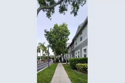 1110 E Shoma Drive E #423, Royal Palm Beach, FL 33414 - Photo 4