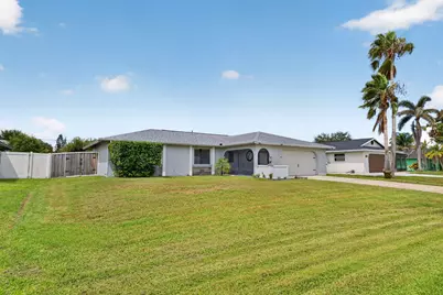 825 SE Starflower Avenue, Port Saint Lucie, FL 34983 - Photo 2