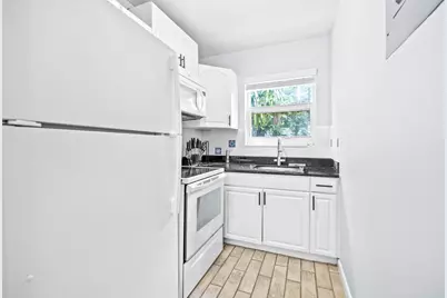 1900 NE 8th Court #104, Fort Lauderdale, FL 33304 - Photo 8
