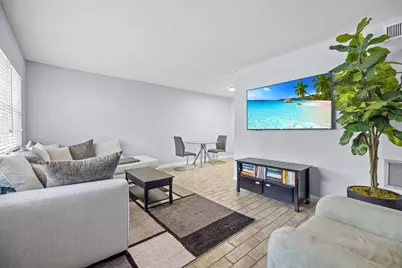 1900 NE 8th Court #104, Fort Lauderdale, FL 33304 - Photo 4