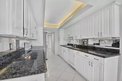 20090 Boca West Drive Apt #361, Boca Raton, FL 33434 - Photo 4