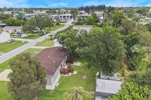 2802 SE Janet St, Stuart, FL 34997 - Photo 28