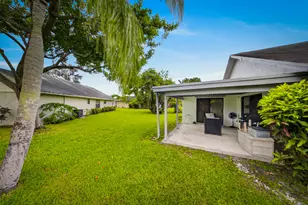 1442 Summit Run Cir, West Palm Beach, FL 33415 - Photo 8