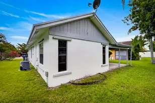 1442 Summit Run Cir, West Palm Beach, FL 33415 - Photo 6