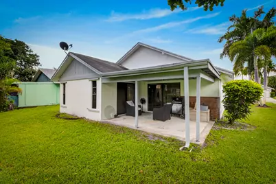 1442 Summit Run Circle, West Palm Beach, FL 33415 - Photo 38