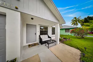 1442 Summit Run Cir, West Palm Beach, FL 33415 - Photo 36