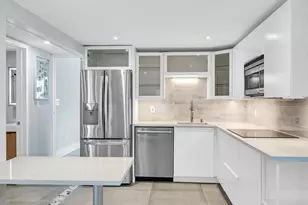 828 NE 17th Way, Fort Lauderdale, FL 33304 - Photo 2