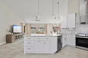 237 W Moccasin Trail W, Jupiter, FL 33458 - Photo 8