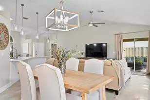 237 Moccasin Trail W, Jupiter, FL 33458 - Photo 10