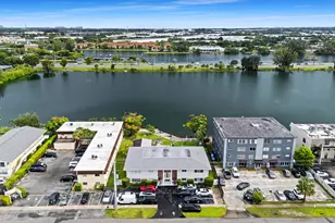 1040 Crystal Lake Dr, Deerfield Beach, FL 33064 - Photo 24