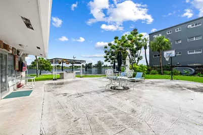 1040 Crystal Lake Drive #4, Deerfield Beach, FL 33064 - Photo 22