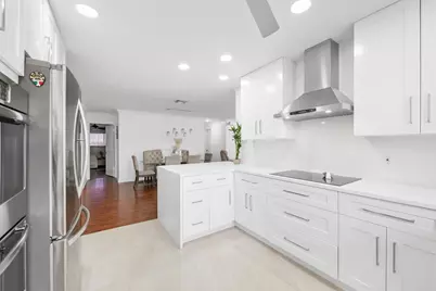 1040 Crystal Lake Drive #4, Deerfield Beach, FL 33064 - Photo 4