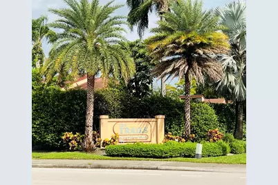 206 Lakeview Drive E, Royal Palm Beach, FL 33411 - Photo 2