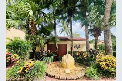 206 Lakeview Drive E, Royal Palm Beach, FL 33411 - Photo 16