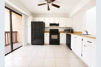 206 Lakeview Drive E, Royal Palm Beach, FL 33411 - Photo 4