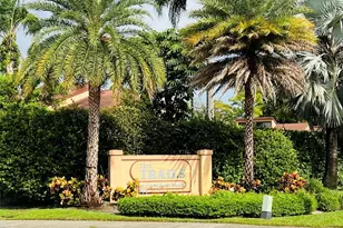 206 Lakeview Dr E, Royal Palm Beach, FL 33411 - Photo 2
