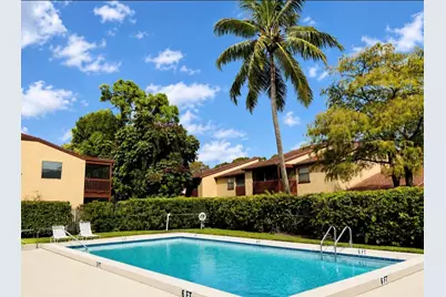 206 Lakeview Drive E, Royal Palm Beach, FL 33411 - Photo 4