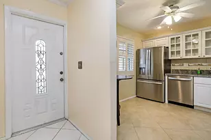 152 Lake Anne Dr, West Palm Beach, FL 33411 - Photo 4