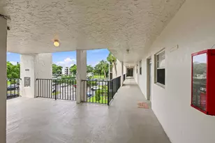 9440 Poinciana Pl, Davie, FL 33324 - Photo 26