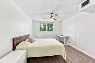 9440 Poinciana Pl, Davie, FL 33324 - Photo 18